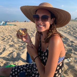 Meet your Posher, Caroline